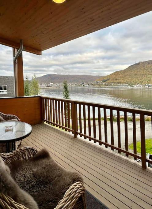 Leilighet Ved Havet Med Utsikt Over Tromsoysundet. Tromsø Exterior foto